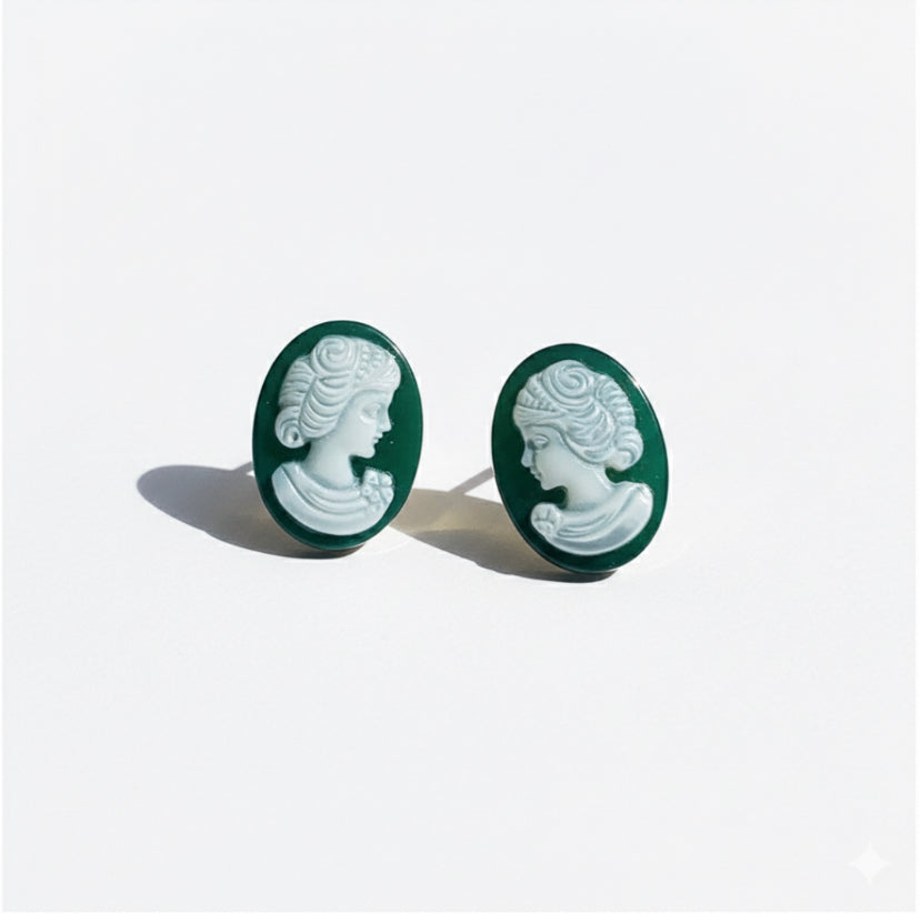 K18 Yellow Gold Green Shell Cameo Stud Earrings